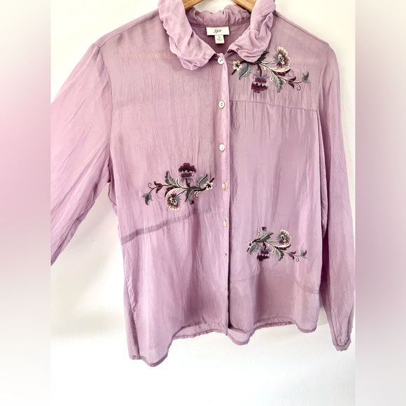 J. Jill Lilac Purple Sheer Embroidered Button Front Bubble Collar Top Size Small - Picture 5 of 12